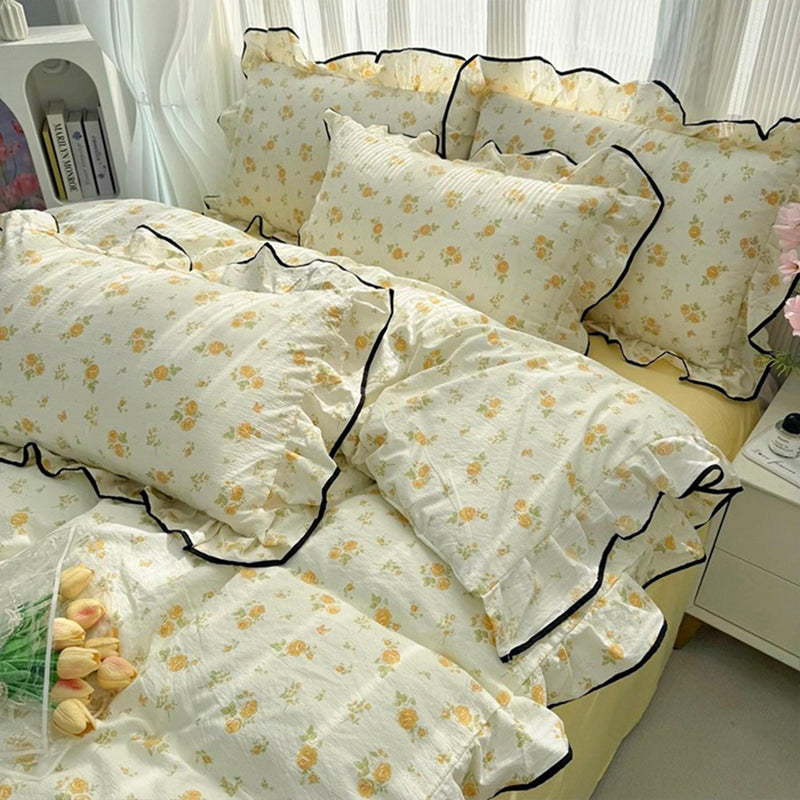 Fresh Ruffled Edge Trim Bedding Set