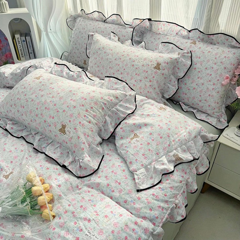 Fresh Ruffled Edge Trim Bedding Set