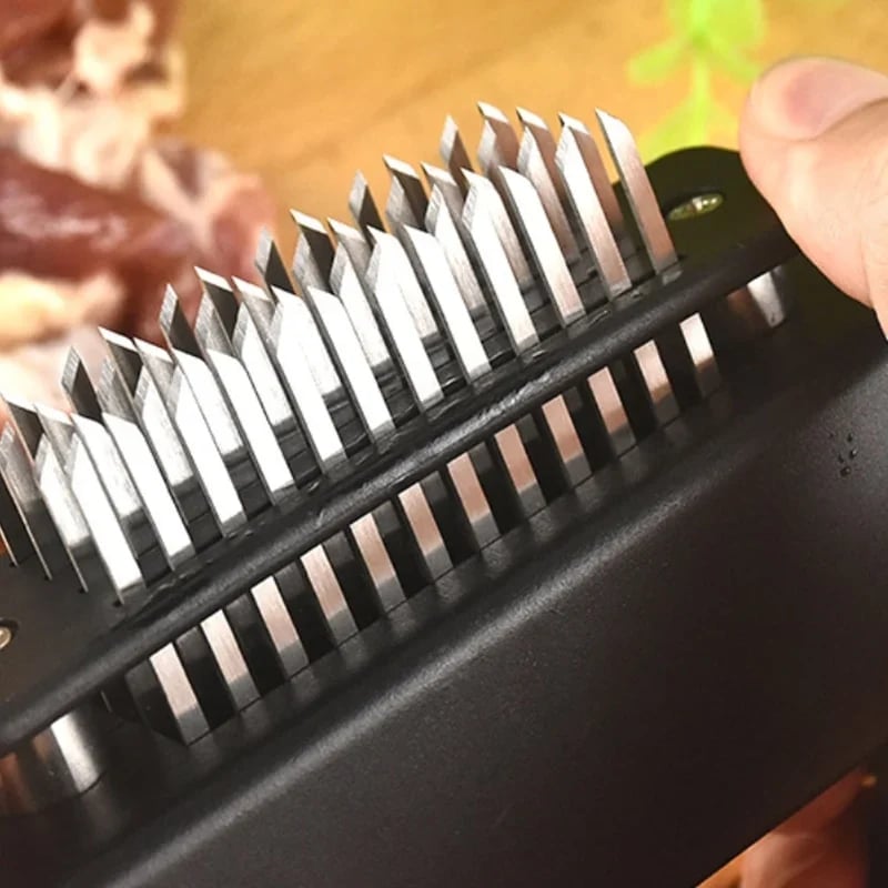 📢 50% OFF!! 🎉 Meat Tenderizer with 48 Stainless Steel Blades – Tenderize in Seconds, Dishwasher-Safe & Safe Storage Cover Included! 🔪