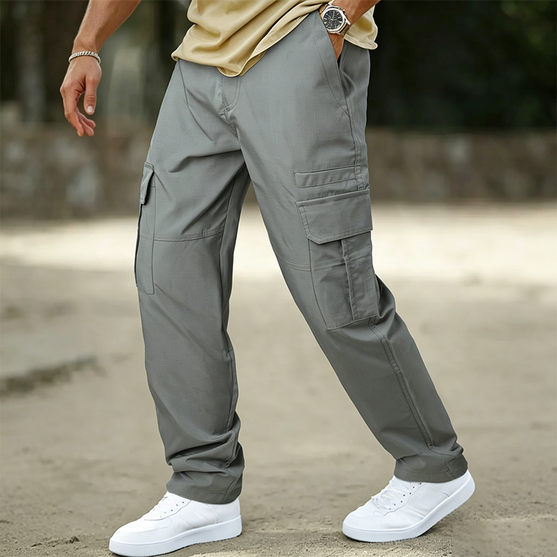 Men's Relaxed Fit Straight-Leg Cargo Pants