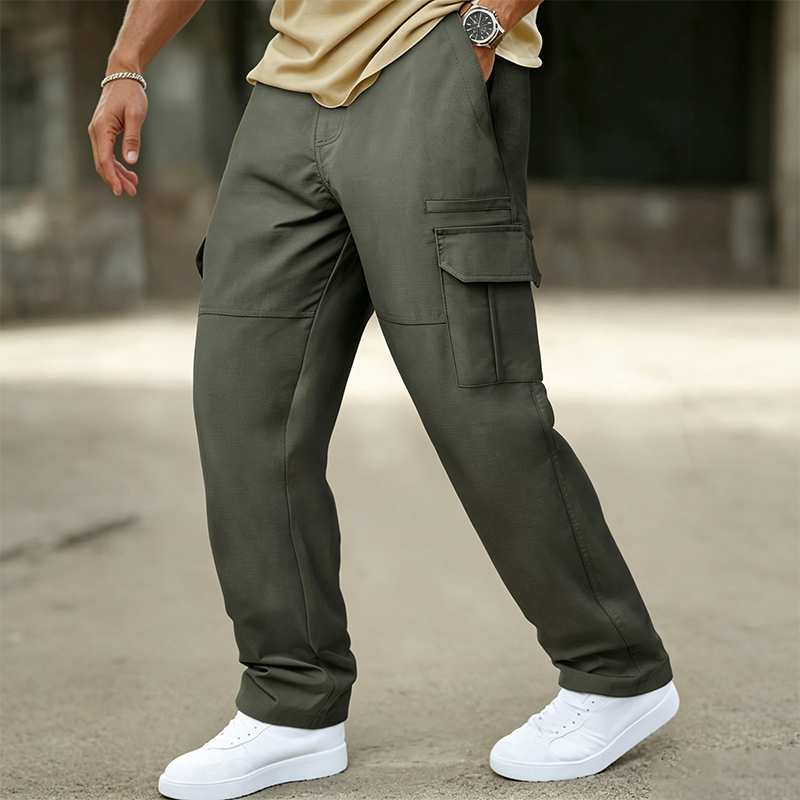 Men's Relaxed Fit Straight-Leg Cargo Pants