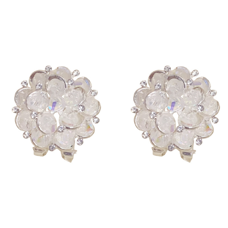 💎 2026 Sale — Over 52,000 Sold!✨ Elegant Floral Stud Earrings – Sparkling Detail & Lightweight Comfort 🌸